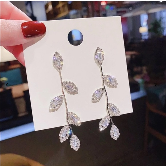 Jewelry - Beautiful Earth Boutique Gold Plated Crystal Vine Earrings - Silver